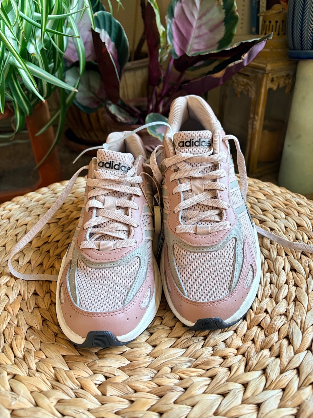 Adidas ECLYPTIX 2000 clay and blush Cloud Foam running shoe